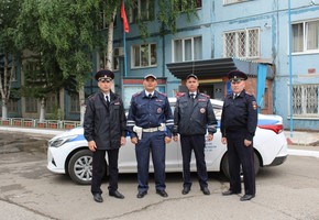 Житель Кемеровской области поблагодарил полицейских из Шарыпово и Ужура за помощь на дороге