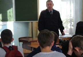 Студентов города Шарыпово призвали к безопасному поведению на дороге