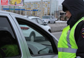 За праздничные выходные дни дорожные полицейские выявили около 130 нарушений правил дорожного движения