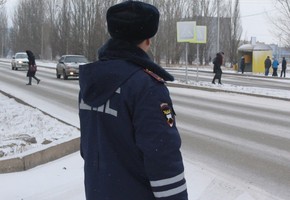 Автополицейские предупреждают об осложнении дорожной обстановки в связи с изменением температурного режима