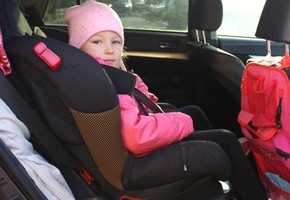 Сотрудники Госавтоинспекции напоминают водителям о безопасности детей в автомобиле