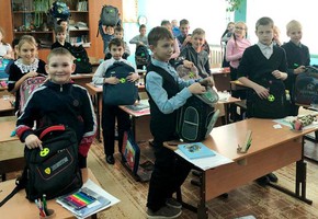 Сотрудники ГИБДД и педагоги провели викторину по ПДД для учащихся школы
