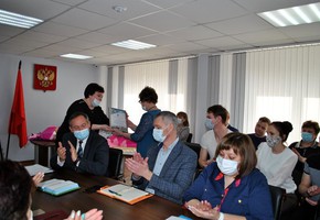 Глава города поздравила коллектив шарыповского театра