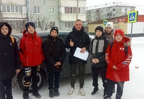 В г. Шарыпово ЮИДовцы провели акцию «Осторожно гололед!»
