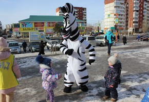 В Шарыпово прошел танцевальный флешмоб  в честь Международного  женского дня