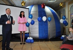 Приходите всей семьей. В планетарий.