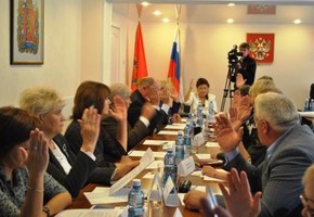 В Шарыпово вновь избранные депутаты городского Совета собрались на  первую сессию