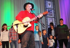 Автор добрых песен