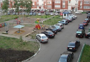 Дорожные полицейские напоминают о правилах безопасности во дворах