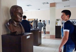 Старшеклассники СУЭК попробовали себя в роли студентов