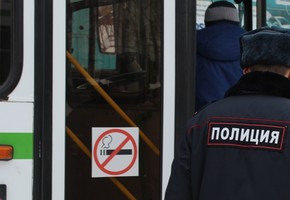 Дорожные полицейские призывают граждан выбирать легальные пассажирские перевозк