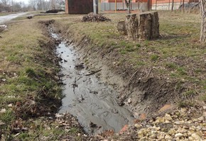 Очистить канавы перед паводком - обязанность хозяев