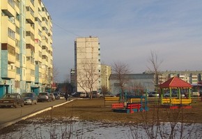 Дорожные полицейские напоминают о безопасности дорожного движения в дворовых проездах