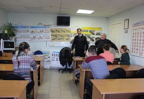 О преимуществах получения государственных услуг в электронном виде рассказали учащимся автошкол