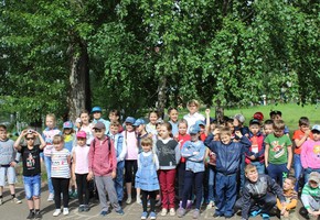 В Шарыпове дорожные полицейские проводят беседы в пришкольных лагерях