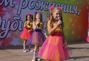 Подарили поселку праздник