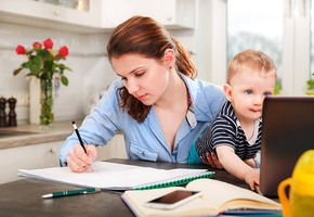 Молодые мамы и люди старше 50 лет смогут бесплатно получить новую профессию