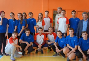 ДОСТОЙНАЯ СМЕНА