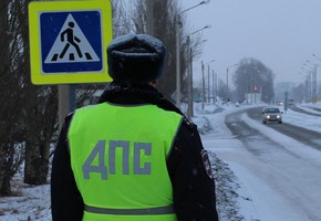 Сотрудники Госавтоинспекции напоминают правила проезда пешеходных переходов