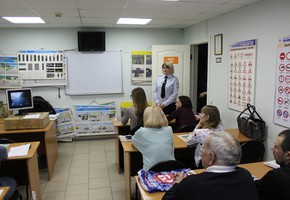 В Шарыпово в «единый день безопасности» начинающим водителям рассказали о последствиях ДТП