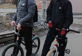 Госавтоинспекторы предупреждают водителей о появлении веломотолюбителей на дорогах