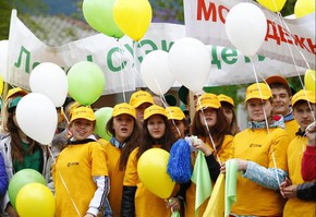 Трудотряды СУЭК поделились улыбкой в рамках челленджа #улыбкаГагарина