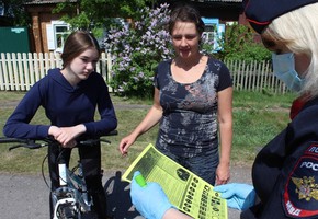 В Шарыпово для велосипедистов госавтоинспекторы проводят ликбезы «На велосипеде по правилам!»