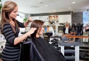 В Красноярском крае с понедельника открываются парикмахерские, салоны красоты и косметические салоны