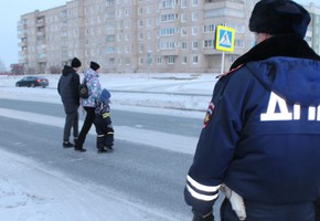 Дорожные полицейские напоминают пешеходам, как не попасть в «дорожные ловушки»