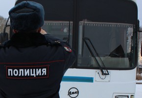 Сотрудники ГИБДД призывают горожан пользоваться услугами легальных перевозчиков
