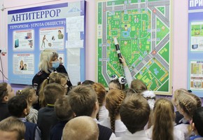 В Шарыпово ребята учатся ориентироваться в дорожных ситуациях с помощью схем