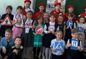 В Шарыпово юнармейцы стали участником акции #Мы за жизнь по правилам