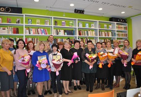 Муниципальным работникам вручили награды