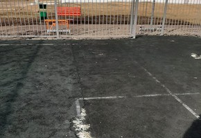 Резиновое покрытие на спортплощадках восстановят
