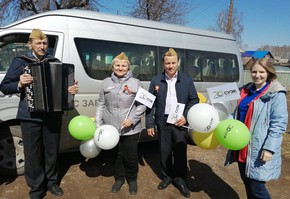 Волонтеры СУЭК поздравили ветеранов с Днем Победы