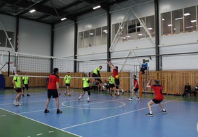 Команда Березовского разреза победила в волейбольном турнире памяти А.И. Кузнецова