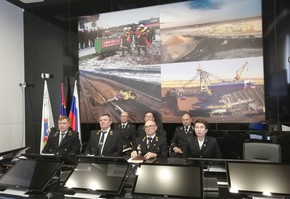 СУЭК: 20 лет роста и созидания. В СУЭК в преддверии Дня шахтера прошел телемост с участием ведущих угольных регионов страны