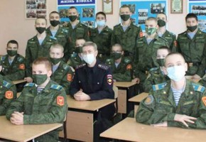 Автоинспекторы встретились с воспитанниками кадетского корпуса, и напомнили им о безопасности на дорогах