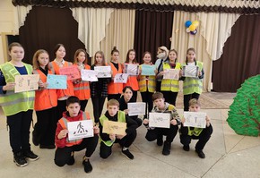 В г. Шарыпово сотрудники Госавтоинспекции провели  для школьников мероприятие «Пешеходный всеобуч»