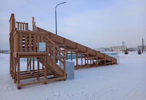 Одна горка в ледовом городке в Шарыпове будет работать