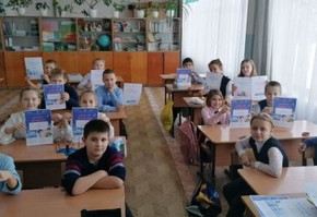 В рамках проведения «Декады дорожной безопасности детей» сотрудники Госавтоинспекции для дошкольников проводят уроки по дорожной безопасности