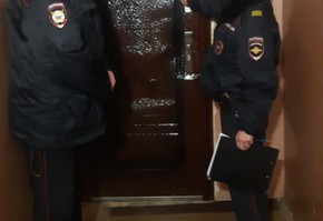 Сотрудники полиции совместно с представителями субъектов профилактики проводят работу с подучетной категорией граждан