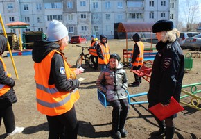 В Шарыпово ЮИДовцы напомнили о безопасности во дворах