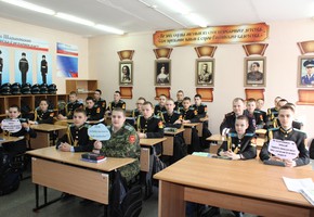 В г. Шарыпово юным офицерам напомнили о правилах дорожного движения для водителей вело и мототранспорта