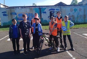 ЮИДовцы напомнили младшим школьникам о ПДД для велосипедистов