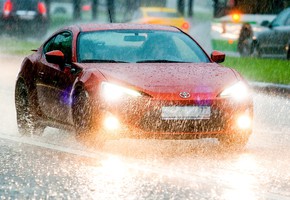 Сотрудники Госавтоинспекции напоминают об особенностях вождения в дождь