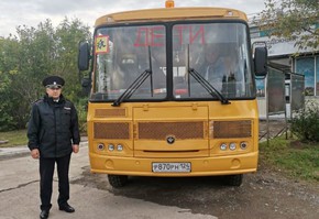 В Шарыпове сотрудники ГИБДД проводят инспектирование школьных автобусов