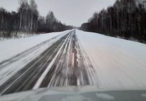 Сотрудники ГИБДД напоминают автолюбителям, как правильно эксплуатировать автомобиль в сложных метеорологических условиях