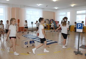 В г. Шарыпово для самых юных участников дорожного движения прошла эстафета по безопасности на дорогах