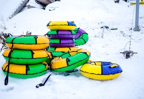 ГИБДД просит соблюдать правила катания на тюбингах, санках, ледянках и снегокатах